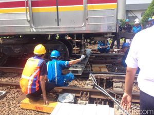 Gerbong Anjlok di Jatinegara, KRL dari Senen Tak Bisa Melintas