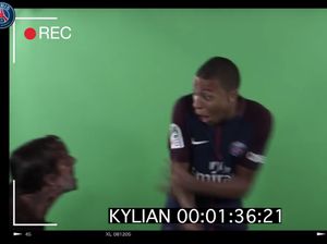 Kocak! Skuat PSG Dikejutkan Zombie, Reaksi Mbappe Paling Heboh Kocak! Skuat PSG Dikejutkan Zombie, Reaksi Mbappe Paling Heboh