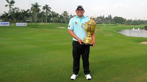 Pegolf Thailand Panuphol Pittayarat Juara Golf Indonesia Open