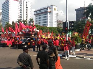 Tuntutan Massa Buruh: Kenaikan Upah hingga Hapus Outsourcing