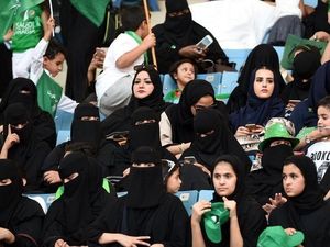 Arab Saudi Akan Izinkan Kaum Perempuan Masuk ke Stadion
