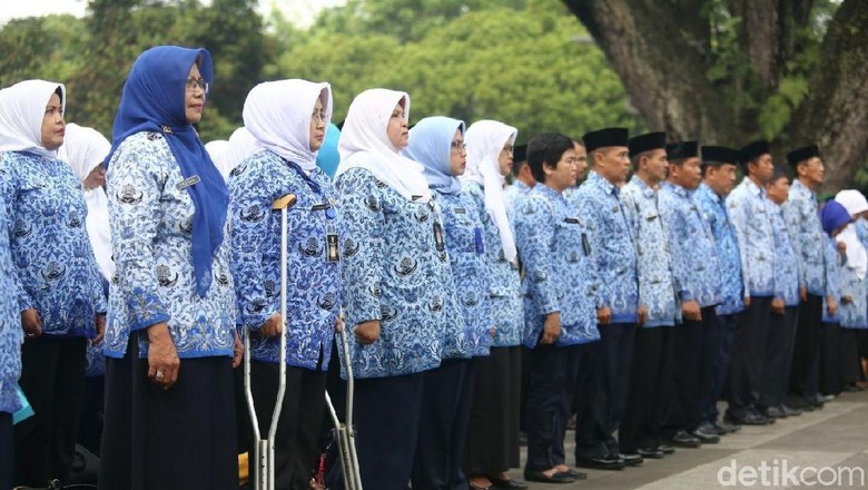 Bus Sekolah Nganggur Bakal Dijadikan Jemputan ASN Pemkot Bandung Bus Sekolah Nganggur Bakal Dijadikan Jemputan ASN Pemkot Bandung