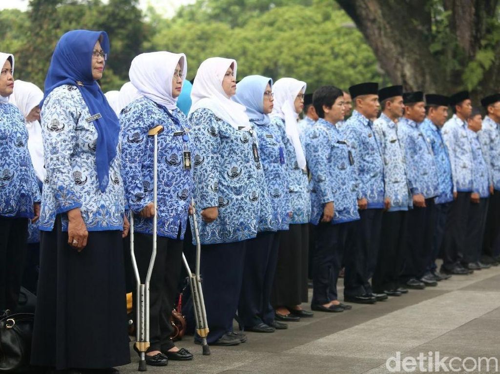 Bus Sekolah Nganggur Bakal Dijadikan Jemputan ASN Pemkot Bandung Bus Sekolah Nganggur Bakal Dijadikan Jemputan ASN Pemkot Bandung