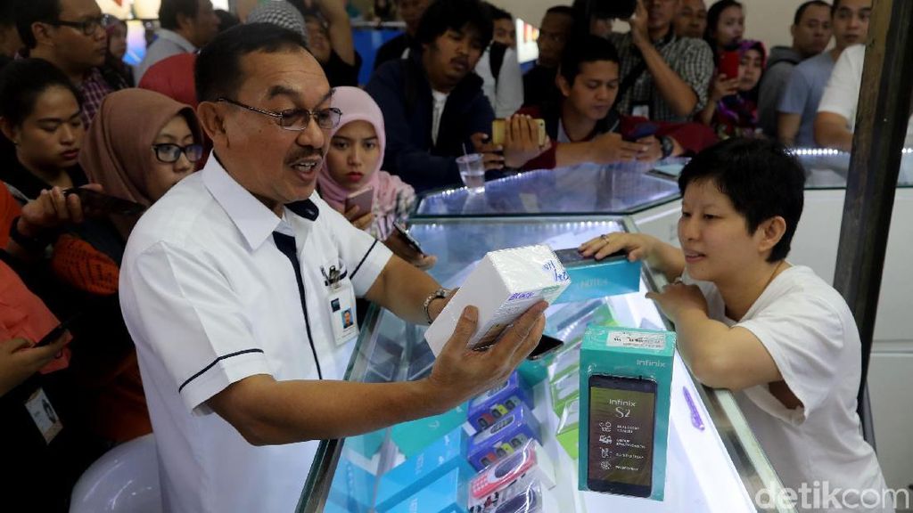 Kemendag Awasi Peredaran Ponsel di ITC Roxy Mas Kemendag Awasi Peredaran Ponsel di ITC Roxy Mas