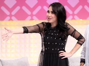 Dituduh Suntik Putih dan Sulam Bibir, Apa Kata Ayu Ting Ting? Dituduh Suntik Putih dan Sulam Bibir, Apa Kata Ayu Ting Ting?