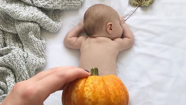Lucu Banget! Jelang Halloween, Bayi-bayi Ini Bercelana Pumpkin