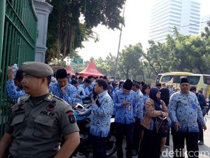 Mangkir saat Jam Kerja, PNS DKI Bisa Tak Dapat Tunjangan Mangkir saat Jam Kerja, PNS DKI Bisa Tak Dapat Tunjangan