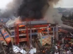 Pasar Tingkat Bukittinggi Terbakar!