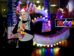 Unik, Ketika Istri Ridwan Kamil Si Cinta Bergaya dengan Mahkota Gurita