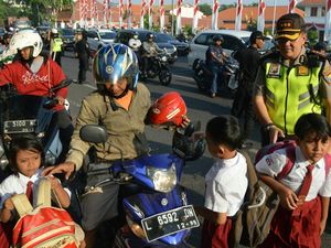 Polisi di Surabaya Setiap Pagi Wajib Menyapa Warga, Ada Apa?