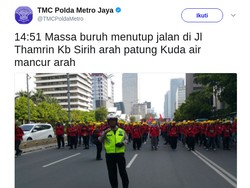 Buruh Penuhi Jl MH Thamrin, Lalu Lintas ke Monas Macet Parah