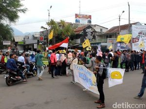 BEM Garut Tuntut Polisi Bebaskan Tersangka Demo Depan Istana BEM Garut Tuntut Polisi Bebaskan Tersangka Demo Depan Istana