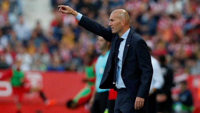 Zidane Yakin Madrid Masih Bisa Kejar Barca