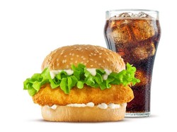 Waduh! Pria Ini Tertantang Makan 100 Sandwich McChicken dalam Waktu 24 Jam