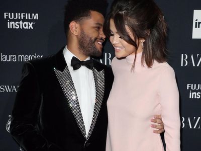 Foto: Lihat Lagi Momen-momen Mesra Selena Gomez dan The Weeknd Sebelum Putus