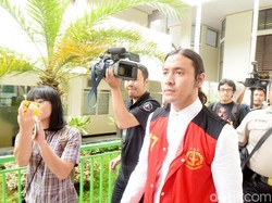 Tak Hadir di Sidang Ello, Aurelie Moeremans Tetap Beri Dukungan