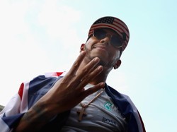 Hamilton Santai soal Kontrak, Begitu Juga Mercedes