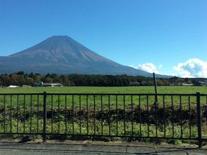 Dilanda Topan, Gunung Fuji Jadi Telanjang