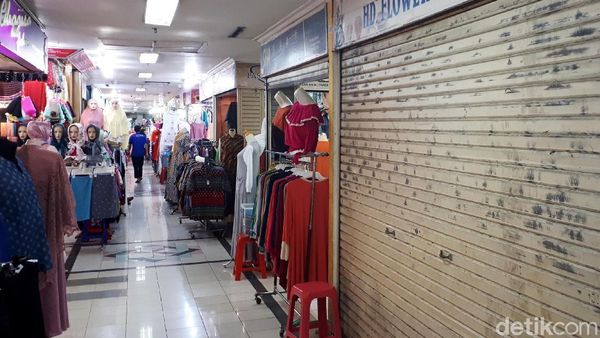 Pasar Baru Bandung Mulai Sepi Pembeli