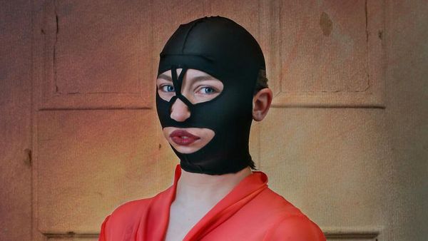 15 Produk Aneh di Internet yang Bisa Bikin Cantik Tanpa Operasi Plastik