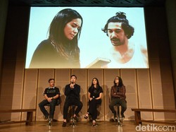 Melihat Persiapan Pertunjukan Perempuan Perempuan Chairil