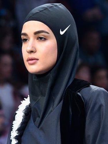 Pertama Kali, Nike Tampilkan Hijab di Fashion Show Dubai