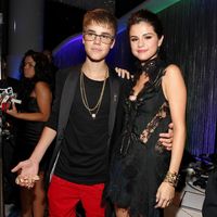 Selena Gomez Tak Percaya Diri Usai Putus Dari Justin Bieber, Ada Apa?