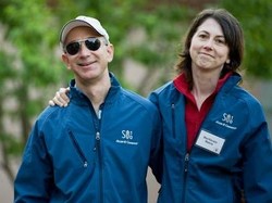 Janda Orang Terkaya Dunia Jadi Incaran Netizen Pria Usil