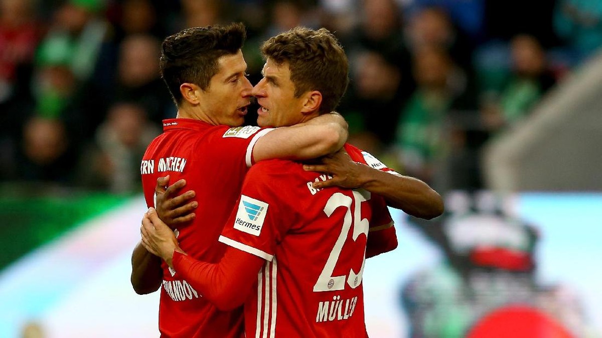 Robert Lewandowski dan Thomas Mueller absen. Foto: Christof Koepsel/Getty Images for MAN
