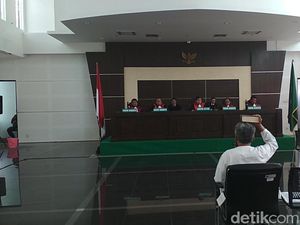 Di Sidang, Buni Yani Sumpah Mubahalah Bantah Edit Video Ahok