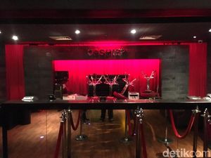 Menjelajah Bagian Dalam Alexis, dari Kolam hingga Kamar Temaram