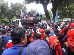 Demo di Balai Kota, Buruh Tagih Janji Anies UMP Tak Gunakan PP 78