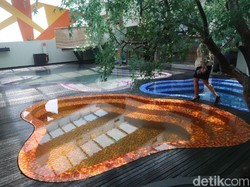 Penghentian Izin Alexis di Mata Penulis Jakarta Undercover