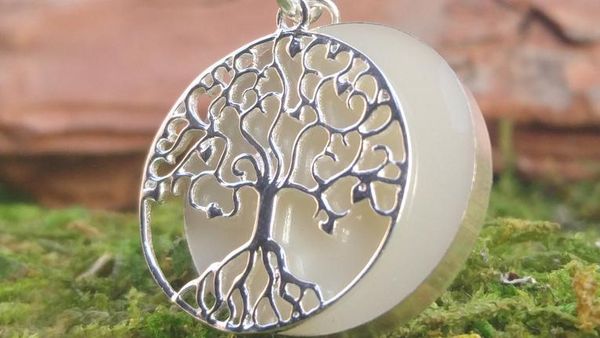 Air Susu Ibu untuk Orang Dewasa dalam Bentuk Perhiasan