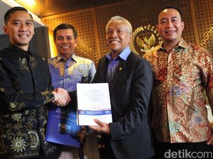 Partai Demokrat Serahkan Berkas Revisi UU Ormas