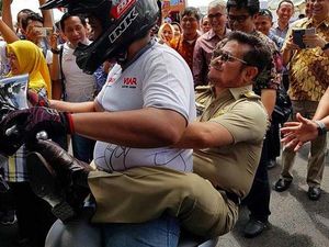 Aksi Freestyle Gubernur Sulsel di Motor Listrik