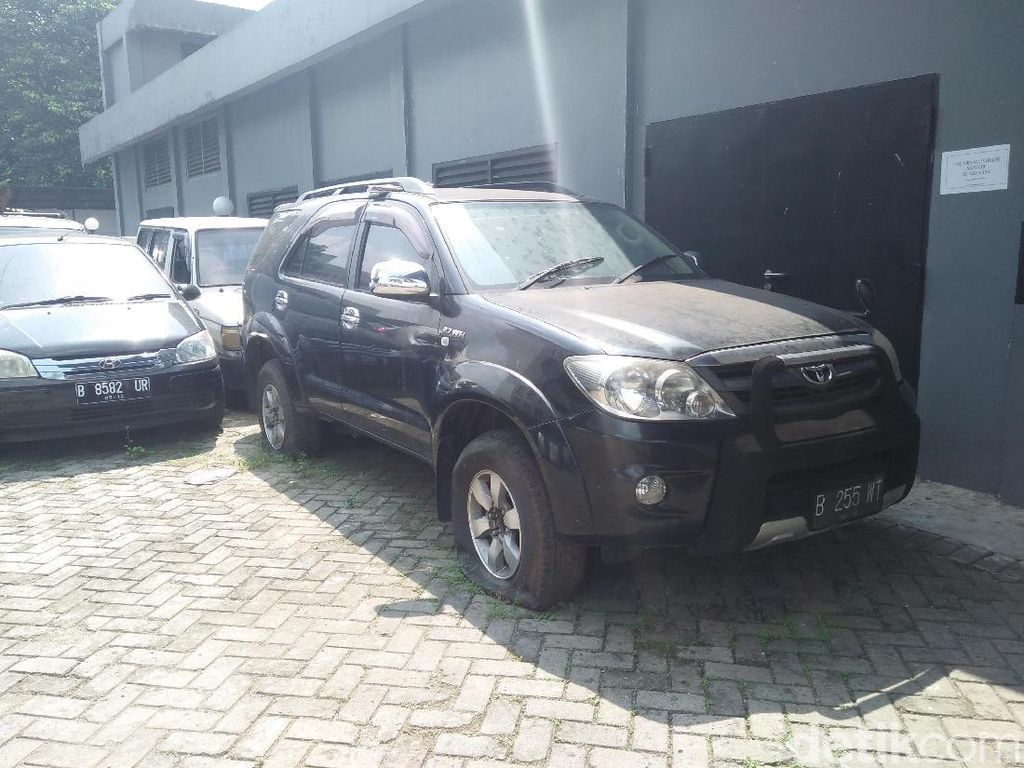 Kejari Jaksel Lelang Aset Terpidana dari Mobil hingga HP Kejari Jaksel Lelang Aset Terpidana dari Mobil hingga HP