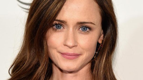 Foto: Alexis Bledel, Usia 36 Tapi Wajahnya Tetap Unyu-unyu