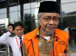 Nur Alam Dihukum 12 Tahun Penjara Nur Alam Dihukum 12 Tahun Penjara