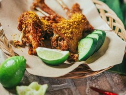 Awang Kitchen: Mencicip Ayam Kremes dan Bakso Rasa New York Buatan Awang