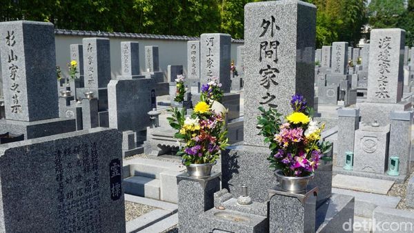 Foto: Kuburan Jepang yang Nggak Seram