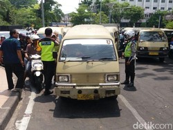 Driver Ojek Online di Surabaya Jadi Sasaran Demo Sopir Angkot