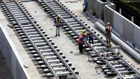 Foto: Pemasangan Rel MRT Terus Dikebut