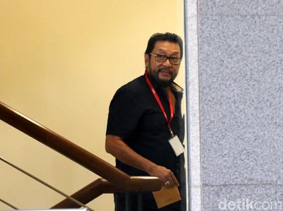 Yorrys Raweyai Diperiksa KPK