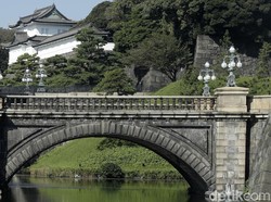 Berenang di Selokan Istana Kaisar Jepang, Pria Ini Diciduk Aparat