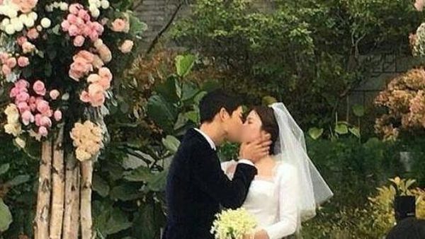 Sah! Ini Kemesraan Song Hye Kyo dan Song Joong Ki