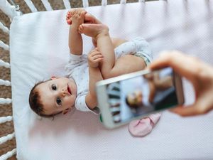 Tips Foto Pakai HP Agar Postingan Bunda di Instagram Lebih Oke