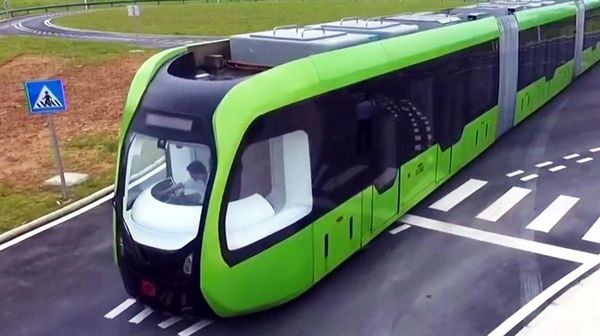 Kereta Ini Bergerak Tanpa Pakai Rel, Kok Bisa?