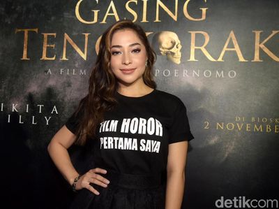 Premiere Film Gasing Tengkorak, Nikita Willy tampil Serba Hitam