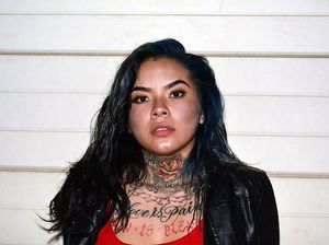 Foto Gengster Cantik yang Penuh Tato Ini Jadi Viral